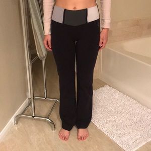 Black leggings/ yoga pants